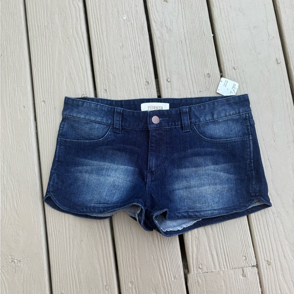 NWT FOREVER 21 Dark Blue Denim Low-Rise Short Shorts, Size: 28